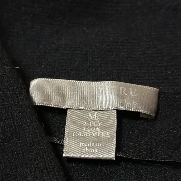 Black Shawl Collar 💯 Cashmere Sweater - Picture 3 of 3